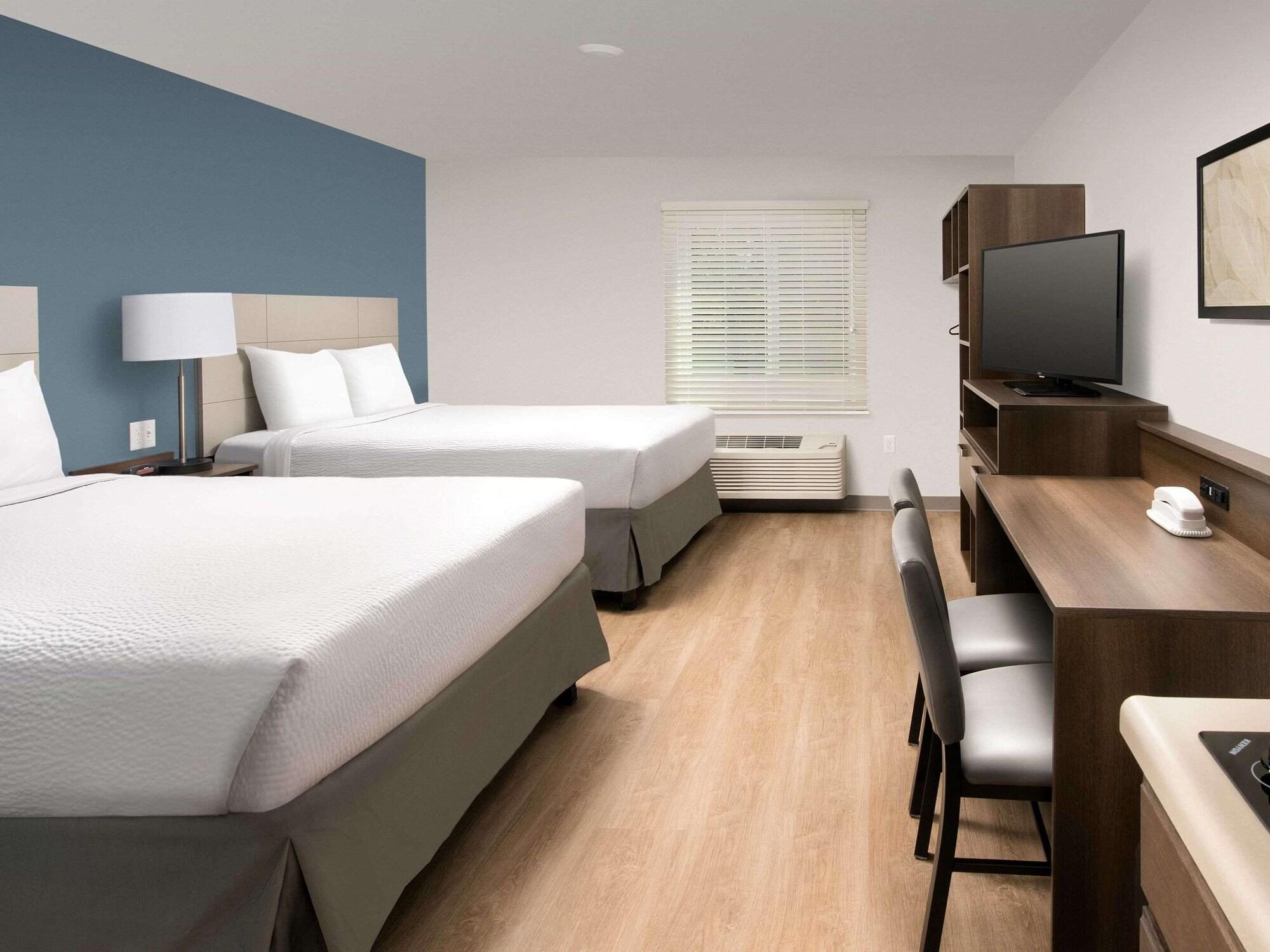 Suburban Studios Watford City Экстерьер фото