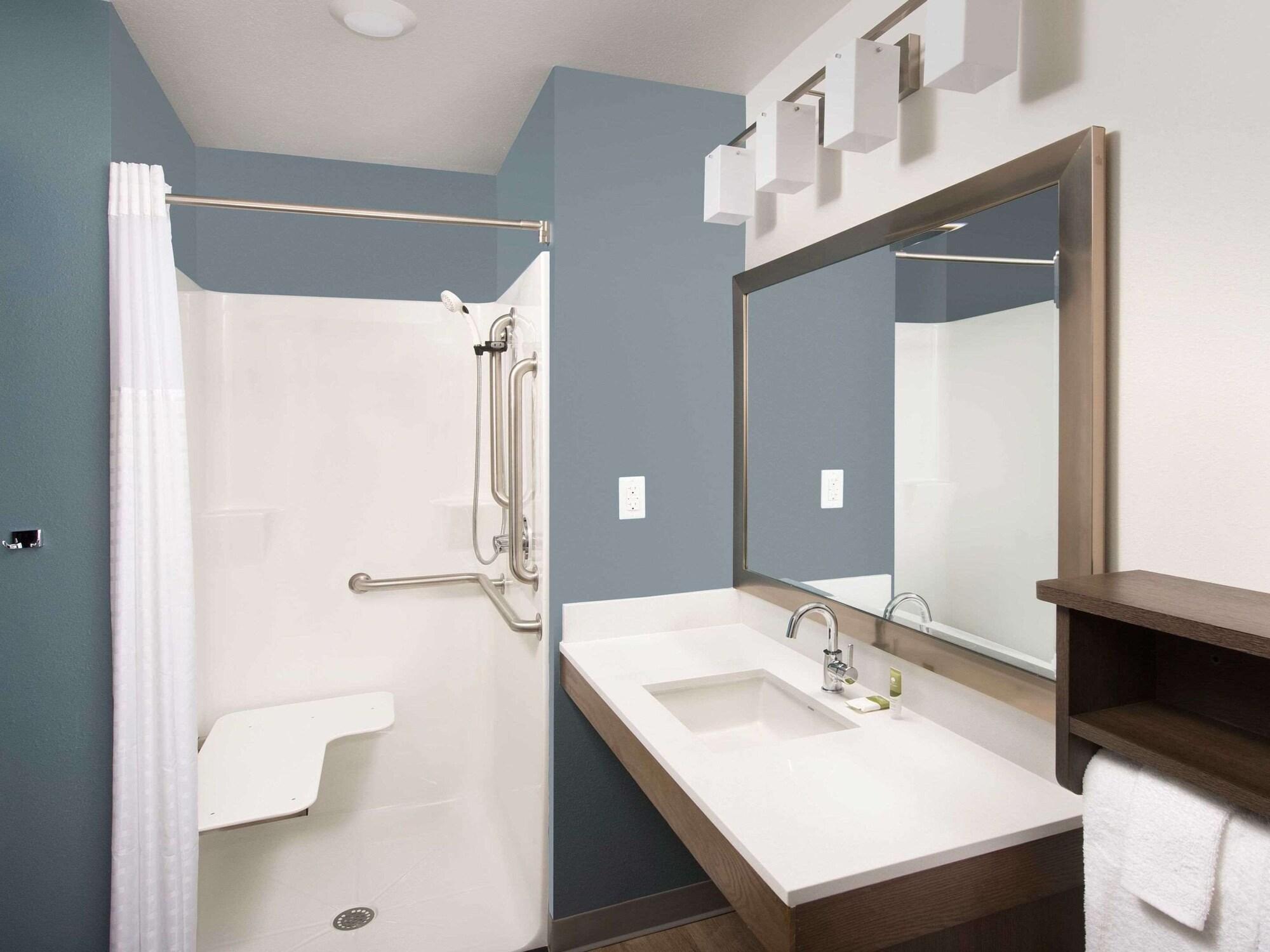 Suburban Studios Watford City Экстерьер фото