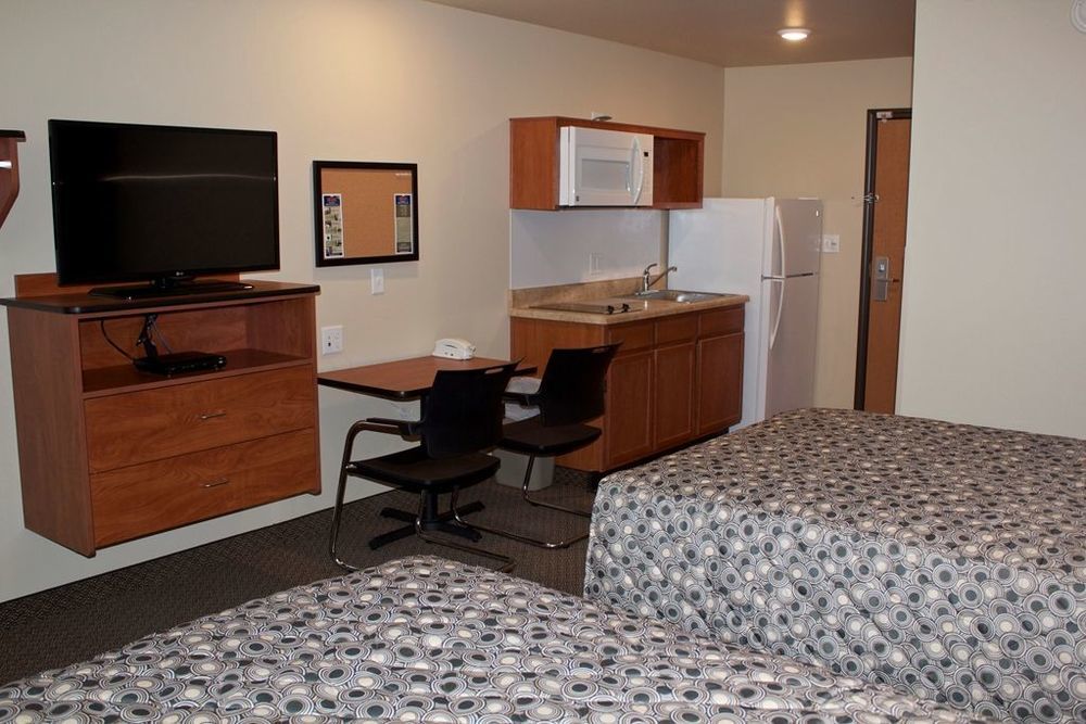 Suburban Studios Watford City Номер фото