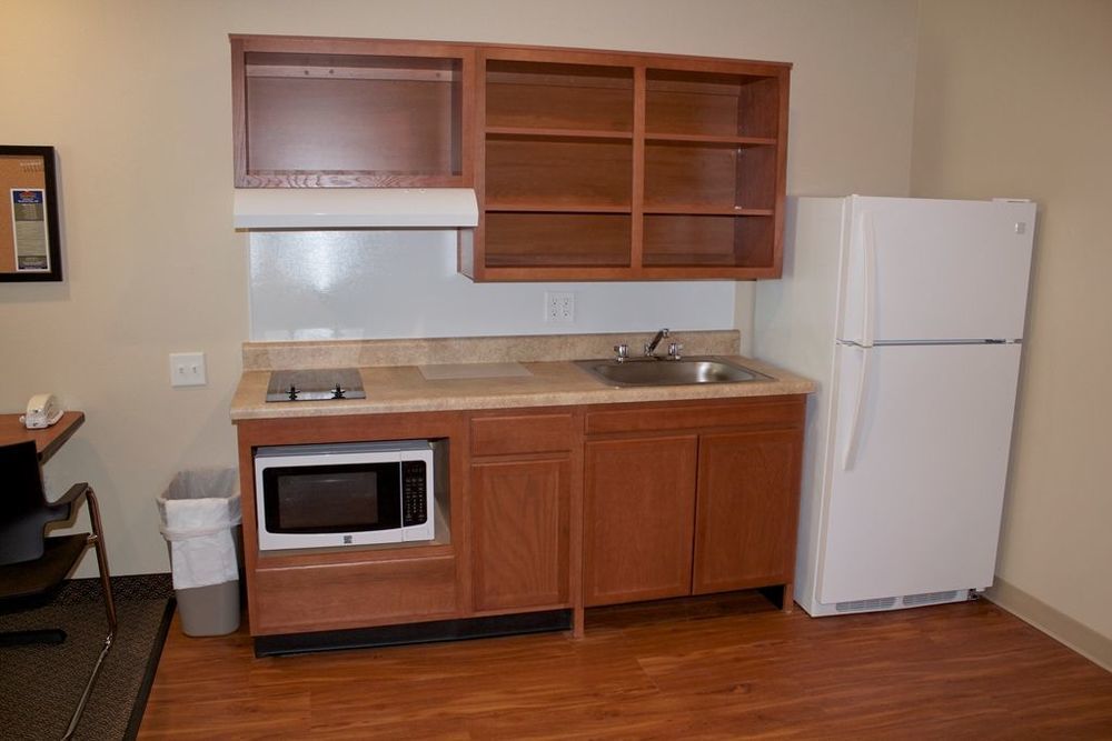 Suburban Studios Watford City Номер фото
