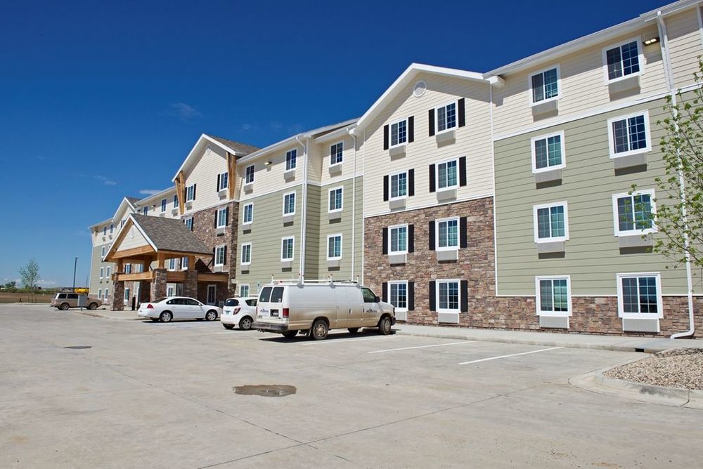 Suburban Studios Watford City Экстерьер фото