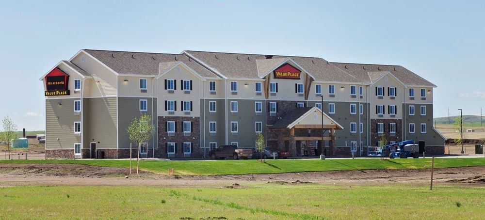 Suburban Studios Watford City Экстерьер фото