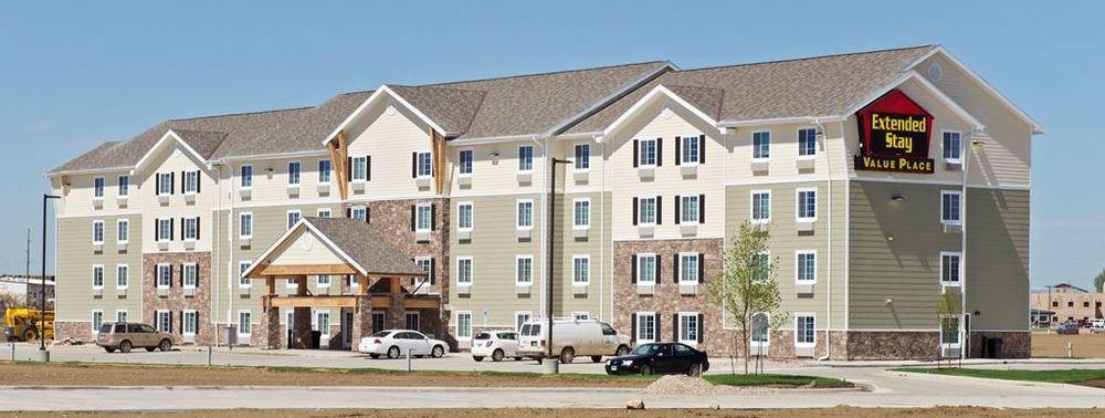 Suburban Studios Watford City Экстерьер фото