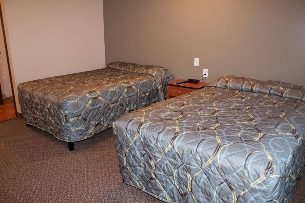 Suburban Studios Watford City Номер фото