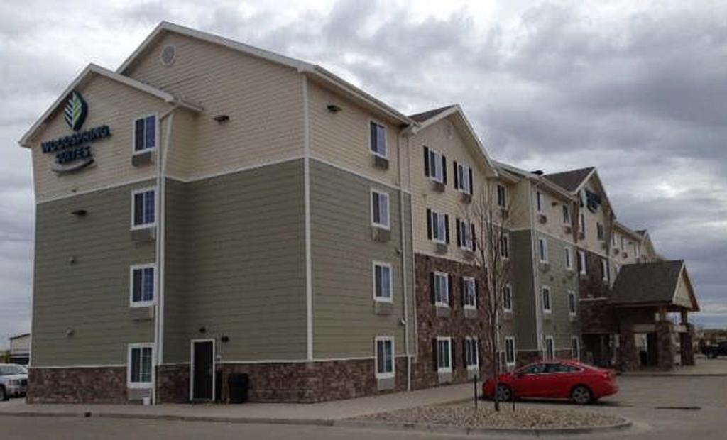 Suburban Studios Watford City Экстерьер фото