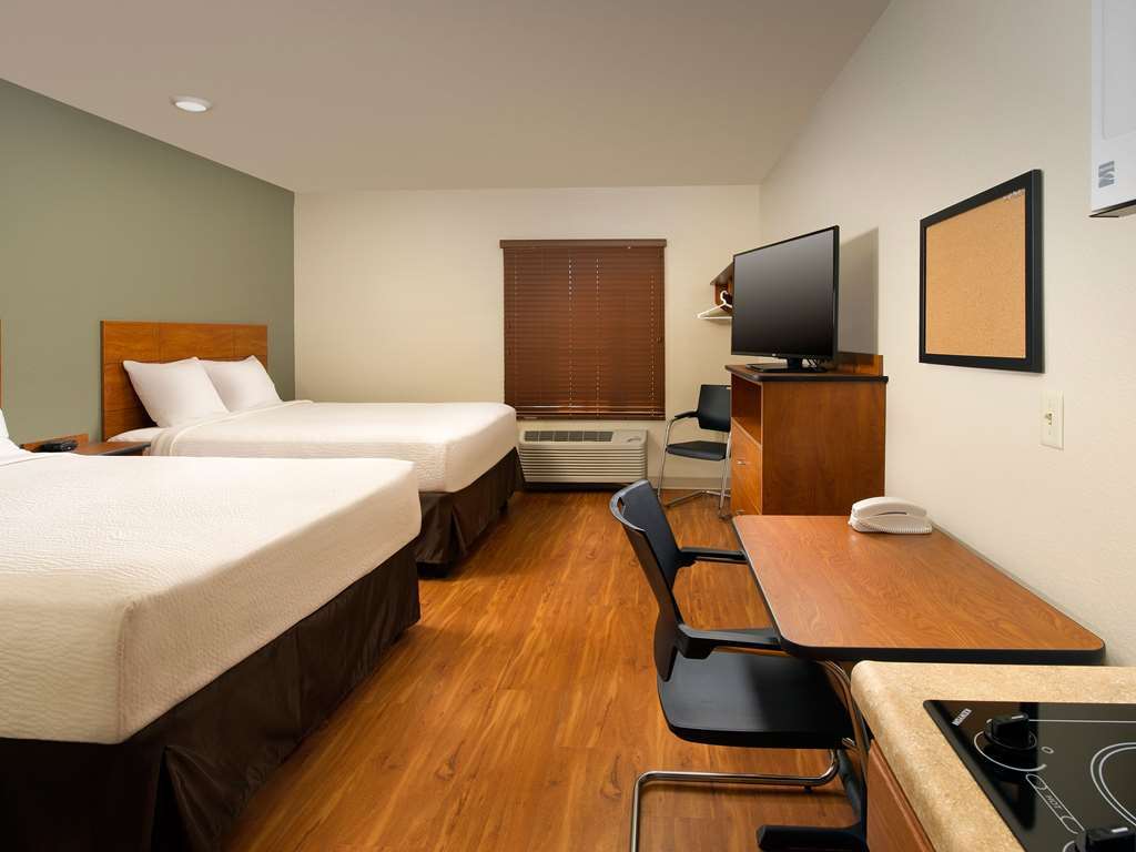 Suburban Studios Watford City Номер фото