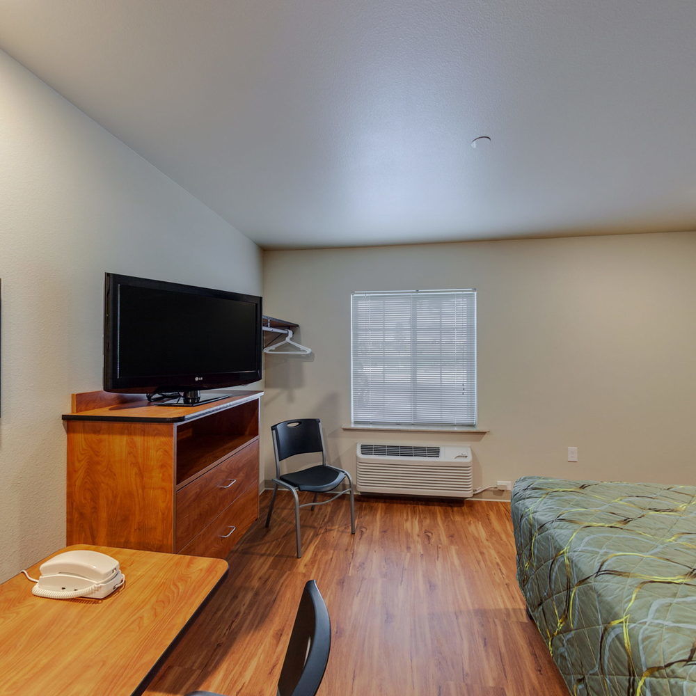 Suburban Studios Watford City Экстерьер фото